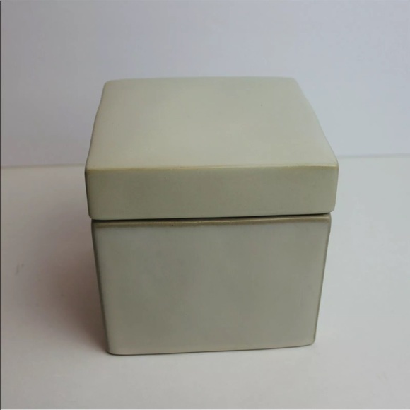 Threshold x Studio McGee Carved Ceramic Box Gray 5" x 5" - NEW - Picture 6 of 7